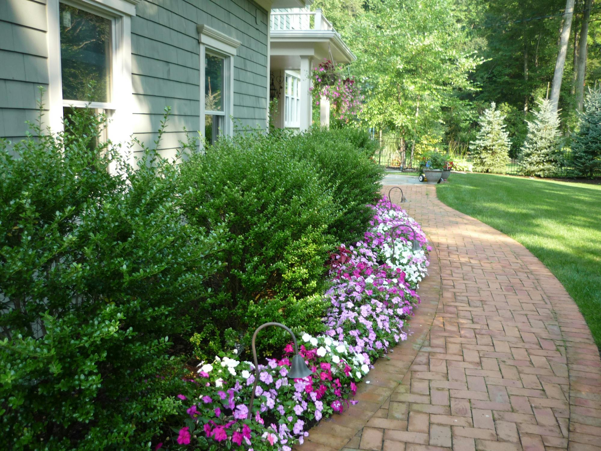 What to Know about Using Bricks for Your Walkway